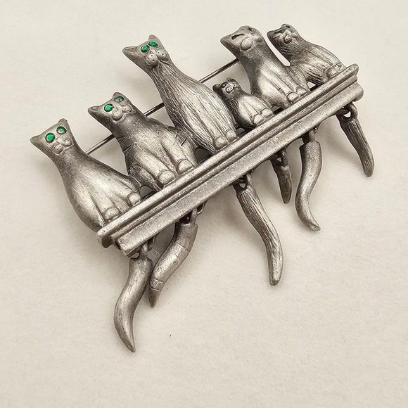 Vtg AJC Brooch Kitty Cats Pewter Green Eyes Articulated Dangle Tails 2.5" Pin - Picture 3 of 9